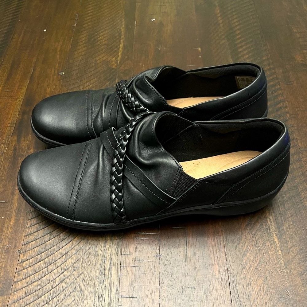 CLARKS Women’s Cora Braidshoe Loafer Black Leather
